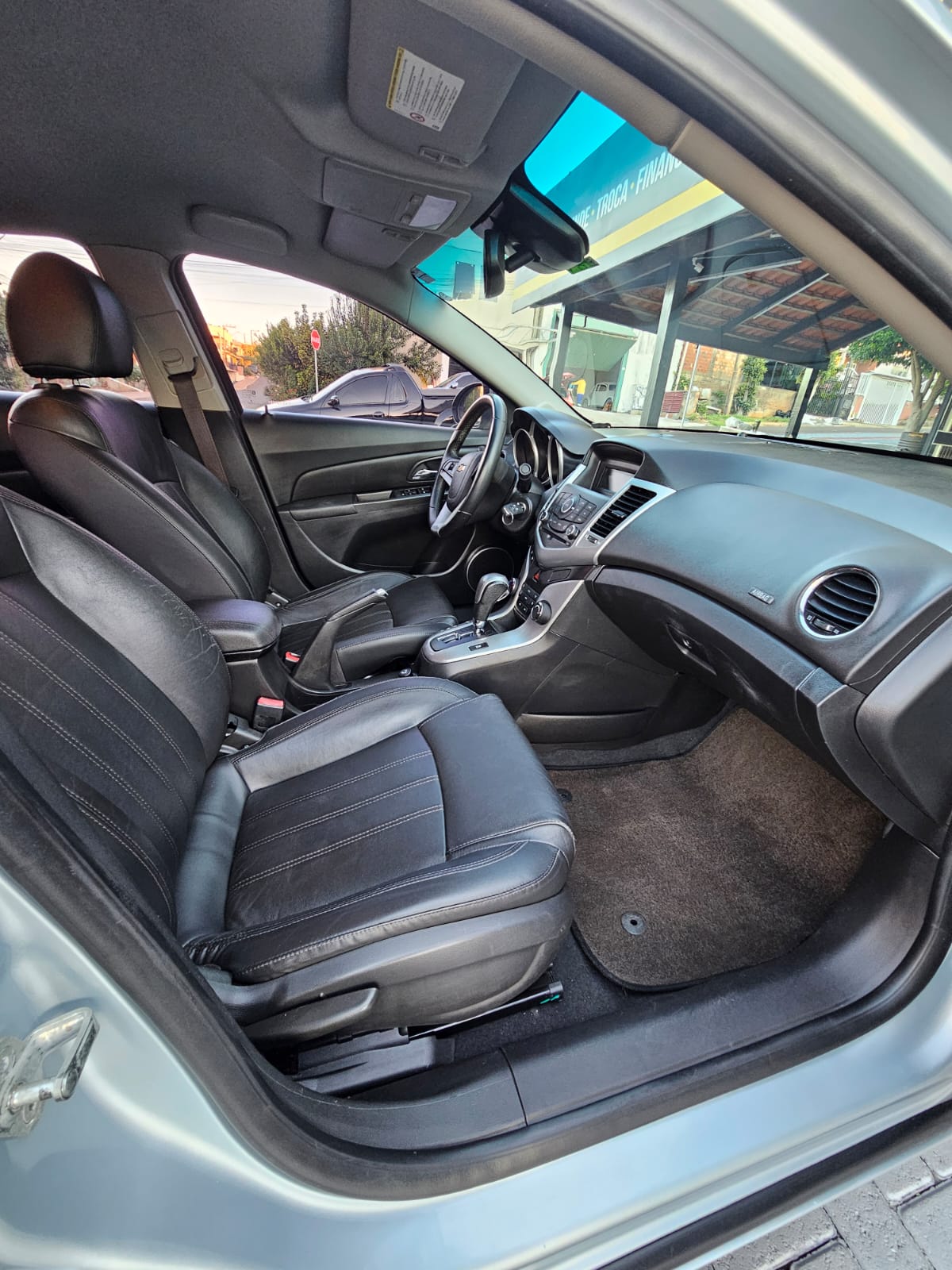 GM CRUZE SEDAN LT